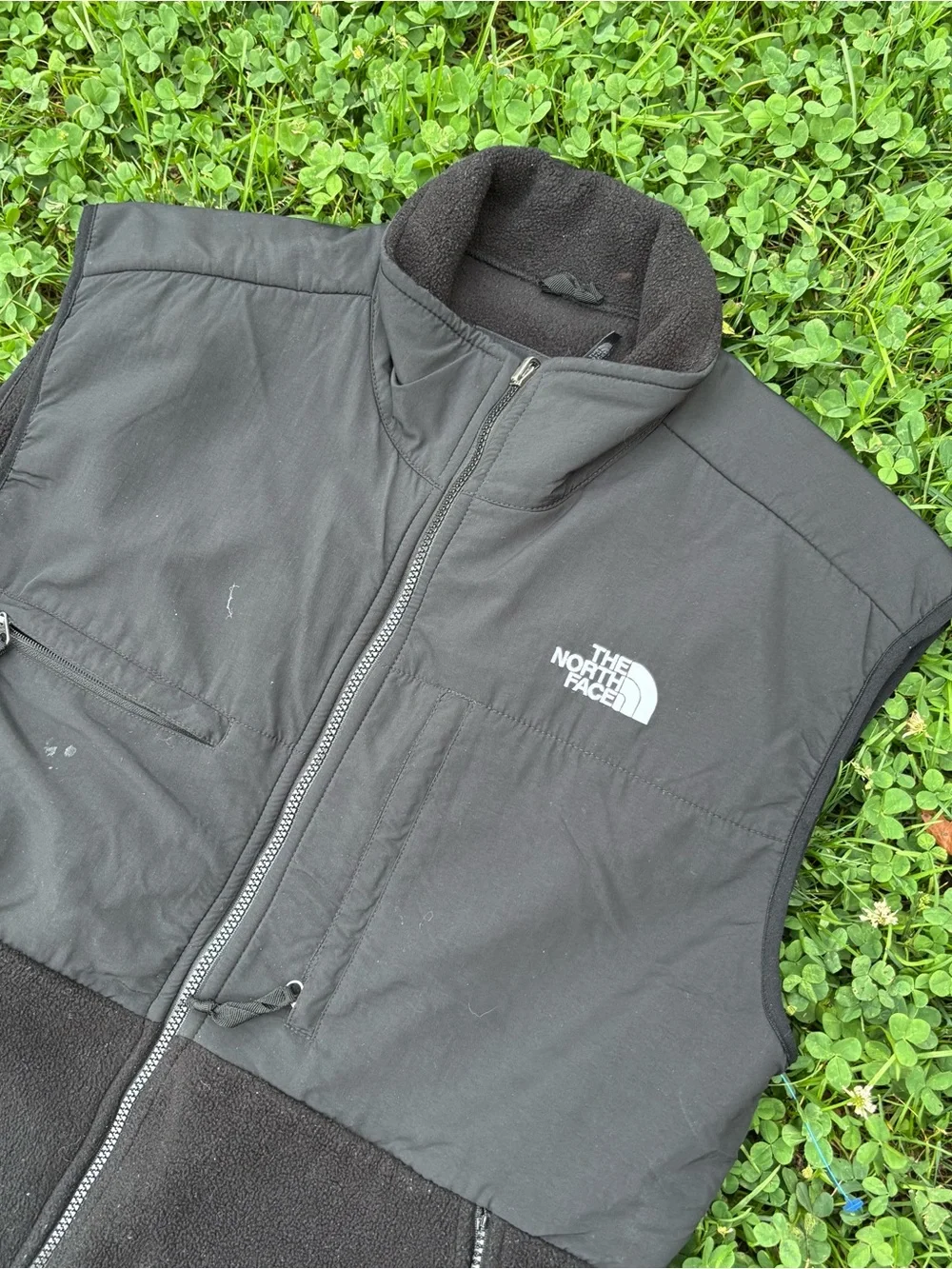 The North Face Men's Black Fleece & Nylon Vest